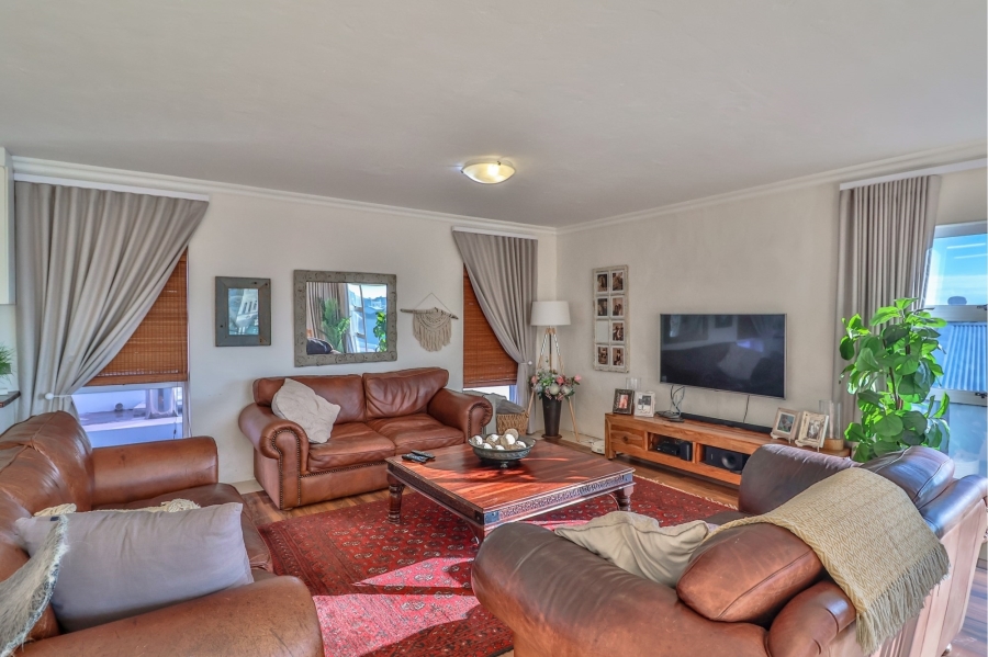 5 Bedroom Property for Sale in Calypso Beach Western Cape